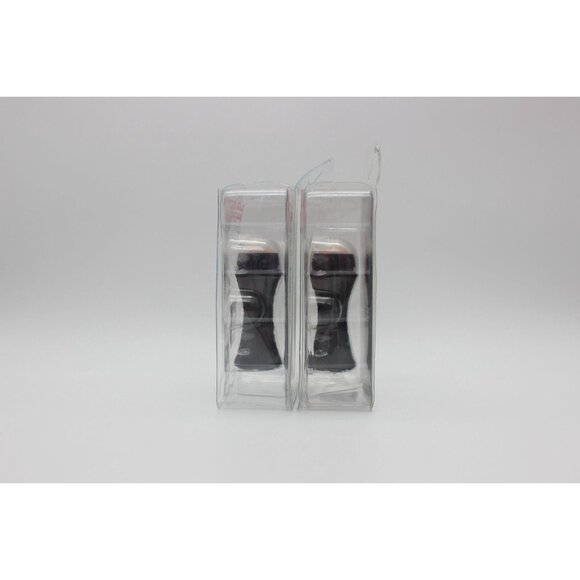 Revlon Oil-Absorbing oil control on the go volcanic stone reusable roller - Picture 2 of 8